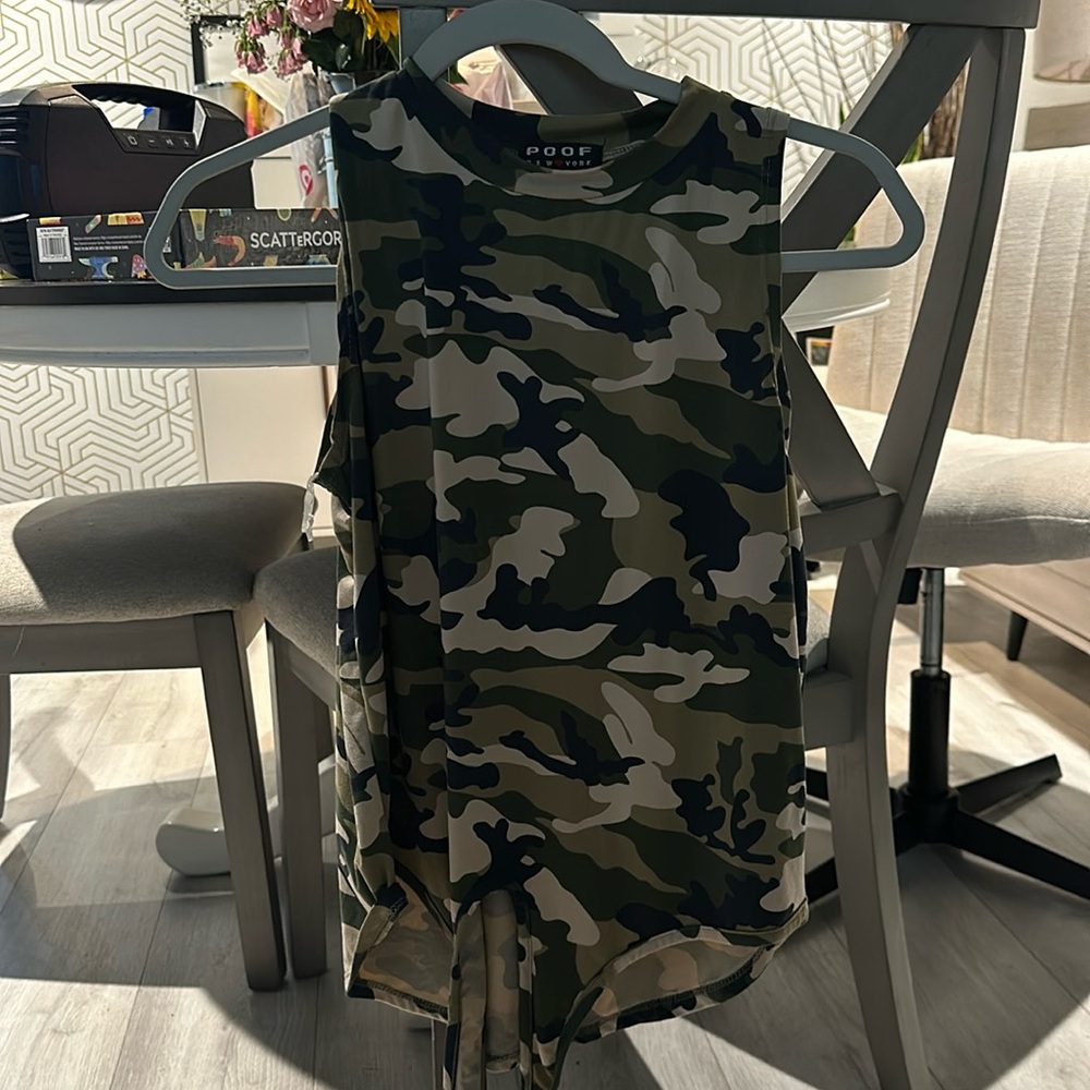 Women’s Soft Camo Tank. Tie in front, size Medium. Nice Material. Worn once